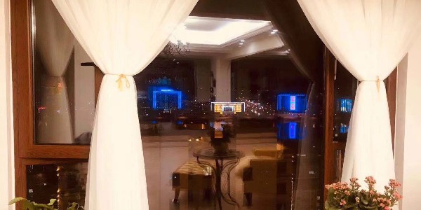 國(guó)慶長(zhǎng)假不如宅在家，鋁包木門窗為家代言