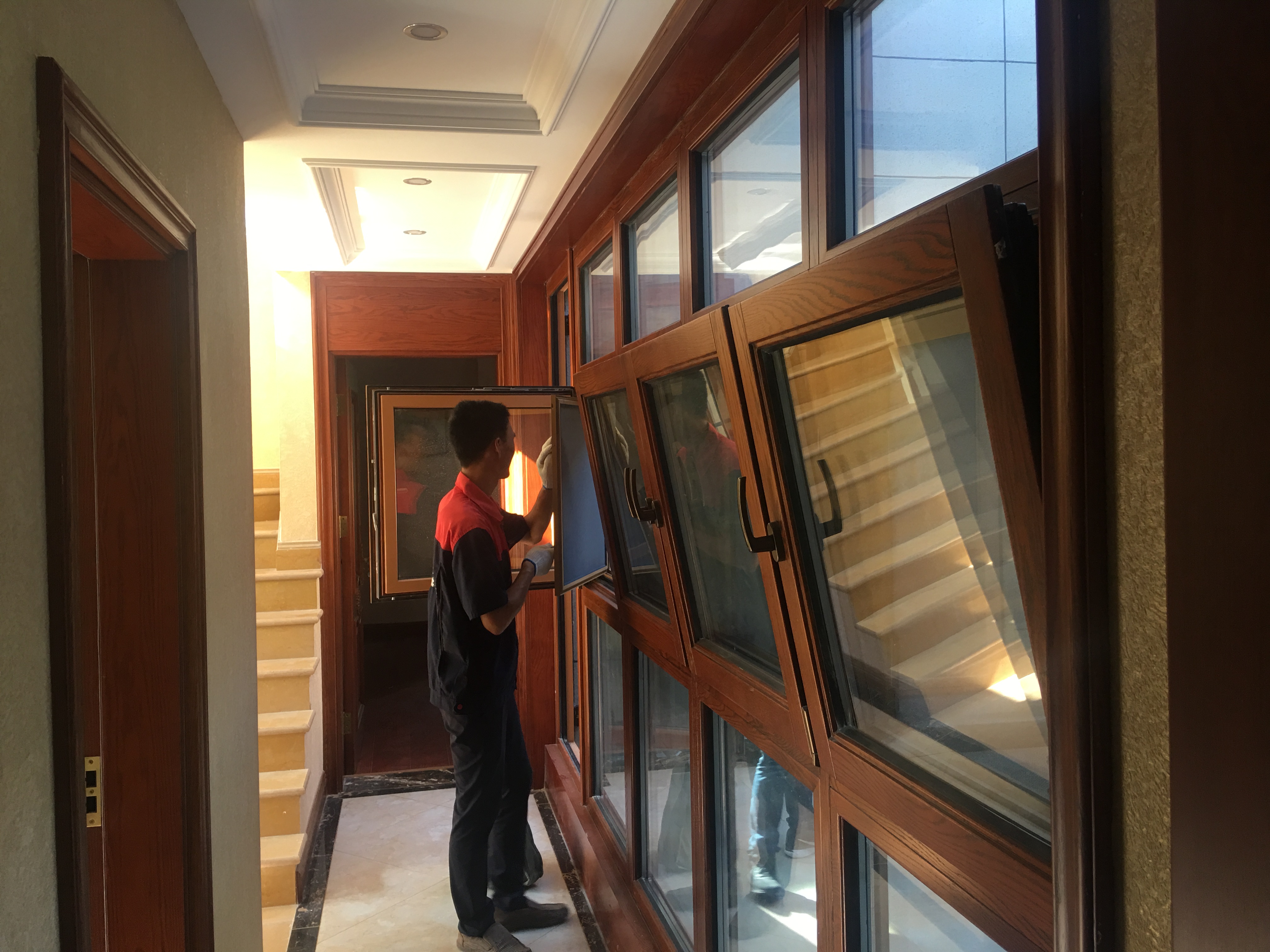 保養鋁包木門窗