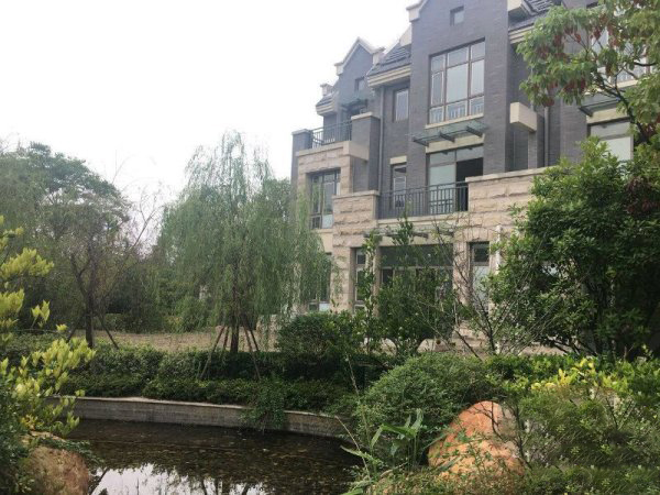 為揚(yáng)州運(yùn)河名墅業(yè)主提供全屋鋁包木窗案例