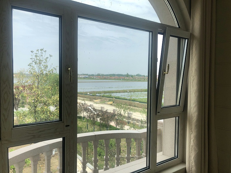 鋁包木門窗內(nèi)景展示