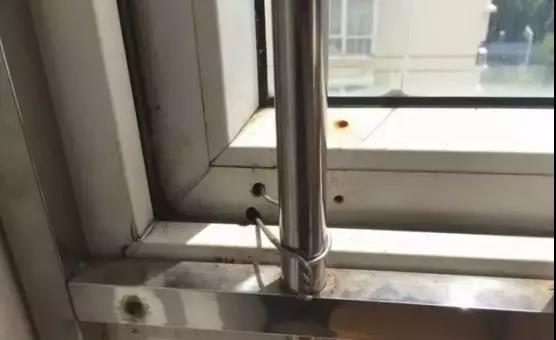 菲律賓人固定窗戶