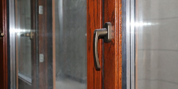 何為高端鋁包木門窗