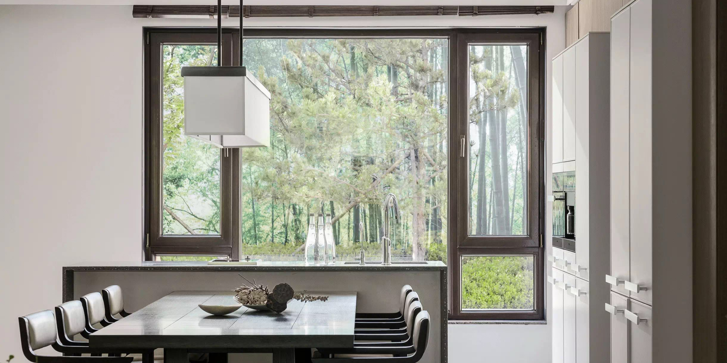 是什么在影響著鋁包木窗價(jià)格？