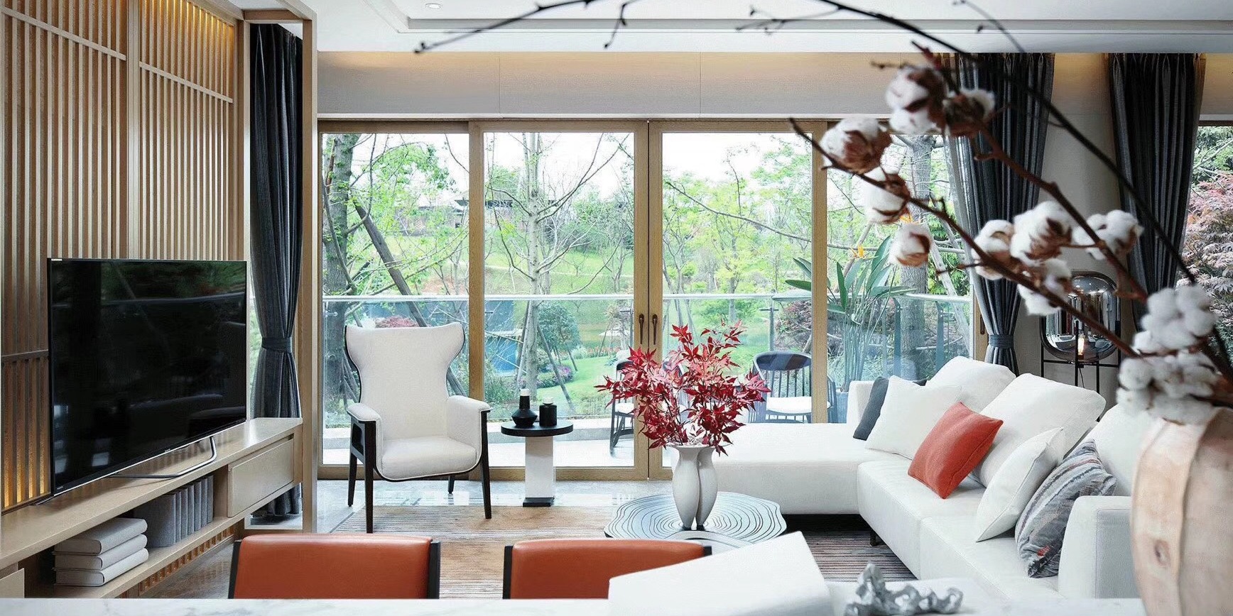 鋁包木門窗在選擇時應該注意什么？