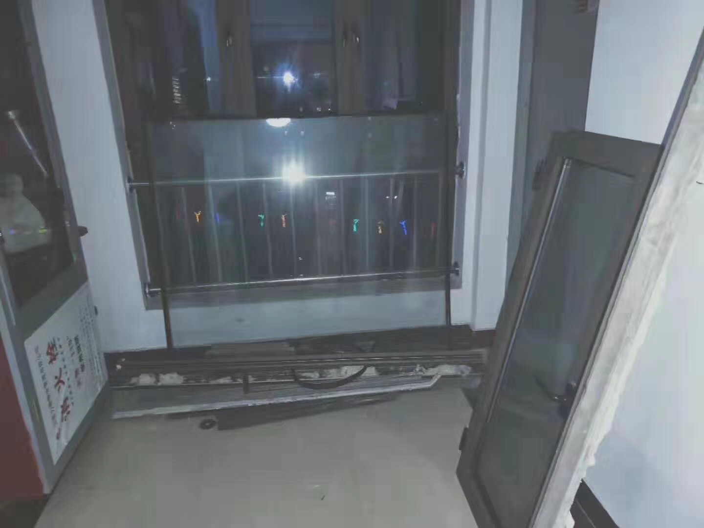 拆除的斷橋鋁窗