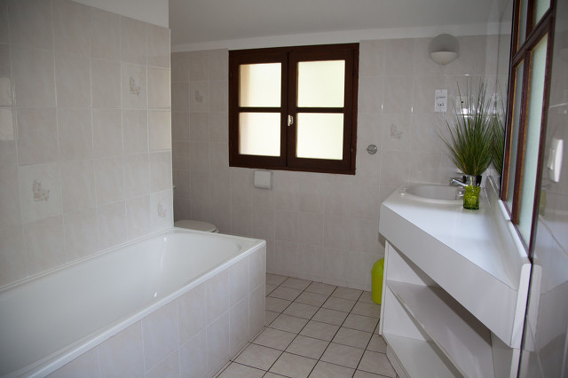 節(jié)能鋁包木門窗